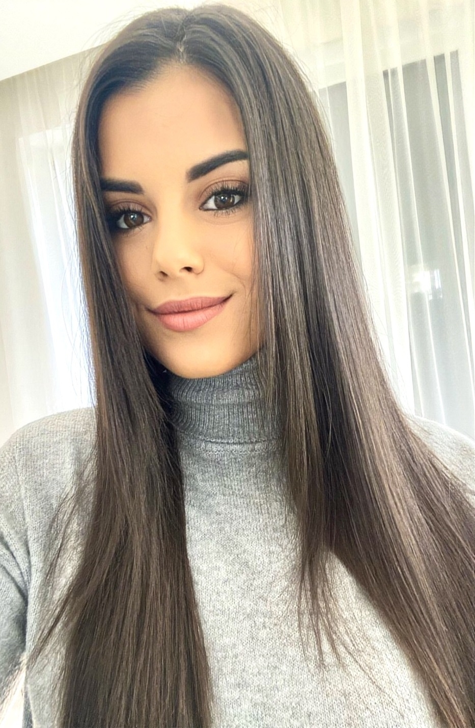 Szarvas Andi (2018 Miss World Hungary), a Vitaker Hungary arca is ránk bízza az otthoni hajápolását